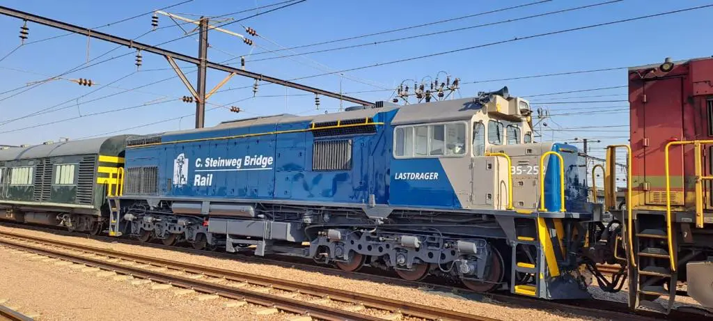 Lastdrager Locomotive Train